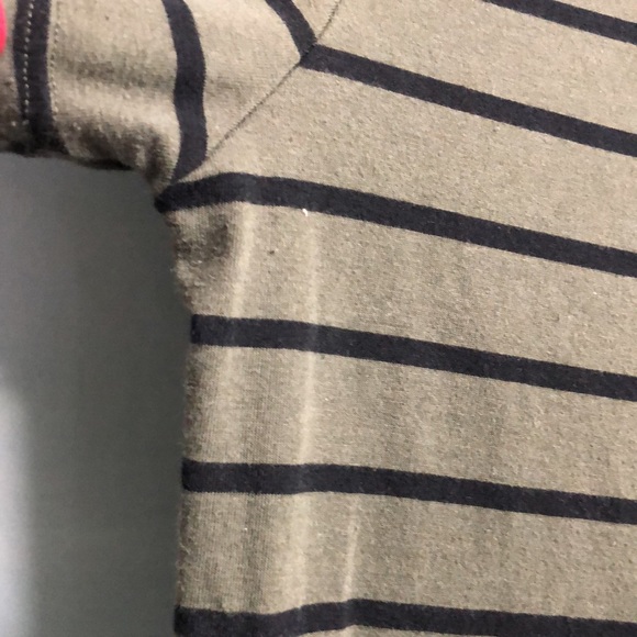 Heart and hips, large olive green, black striped V-neck T-shirt juniors wuc - Picture 7 of 9